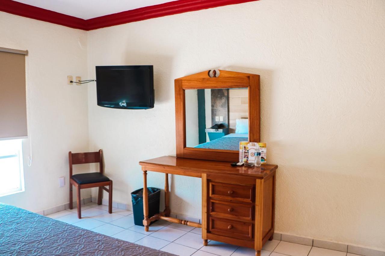 Hotel Gina Tecomán Exteriér fotografie